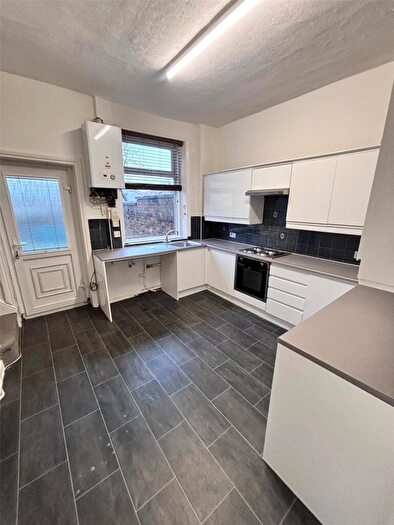 3 Bedroom House To Rent In Dane Street, Oldham, OL4