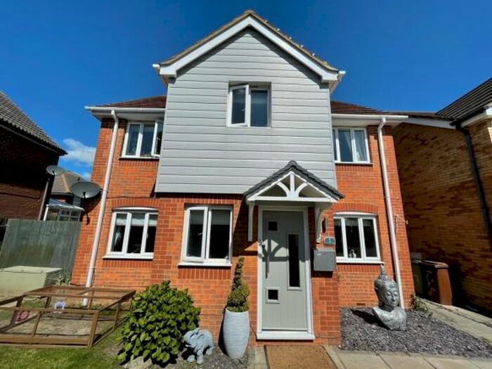 4 Bedroom Detached House To Rent In Mackintosh Close, High Halstow, ME3