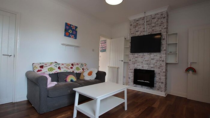 1 Bedroom Flat To Rent In School Road, Tilehurst, Reading, RG31