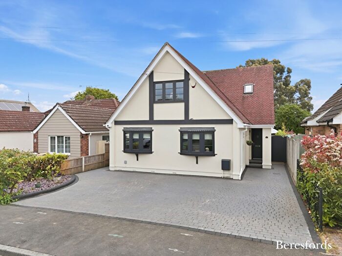 4 Bedroom Detached House For Sale In Lindon Road, Wickford, SS11