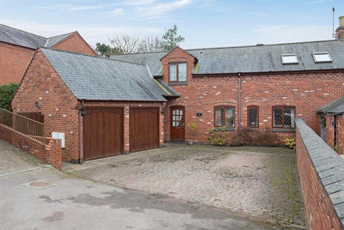 3 Bedroom Link Detached House For Sale In Long Lane, Billesdon, Leicester, LE7