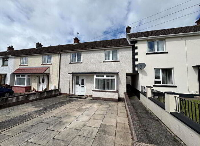 3 Bedroom Mid Terraced House For Sale In Woodland Grove, Antrim, BT41