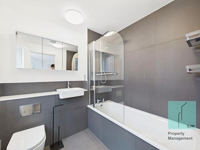 2 Bedroom Apartment To Rent In Westferry Road, Franklin Building, E14