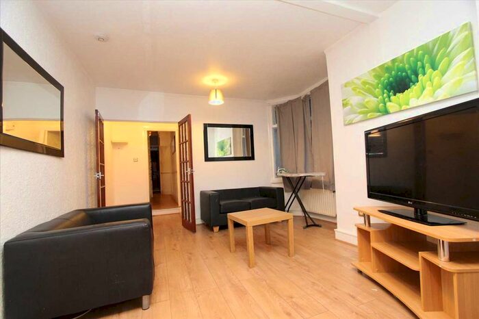 6 Bedroom Property To Rent In Prince Regent Lane, London, E13