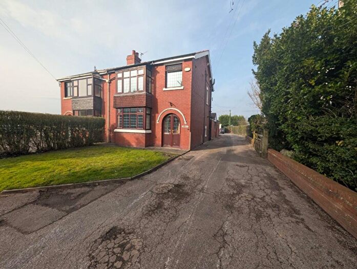 3 Bedroom Semi-Detached House To Rent In Dawbers Lane, PR7