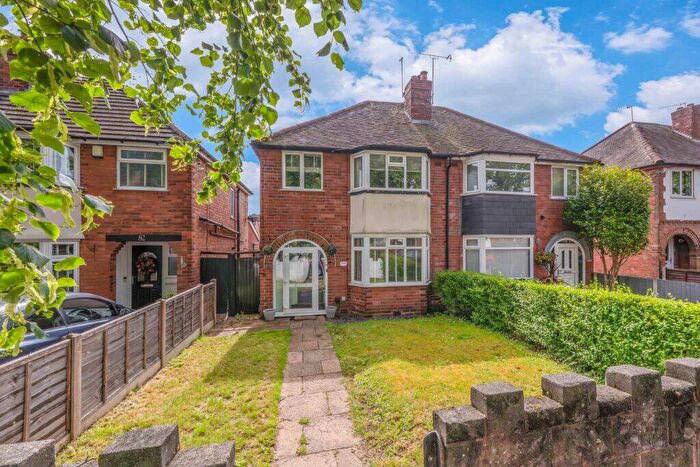 3 Bedroom Semi-Detached House For Sale In Mavis Road, Northfield, Birmingham, B31