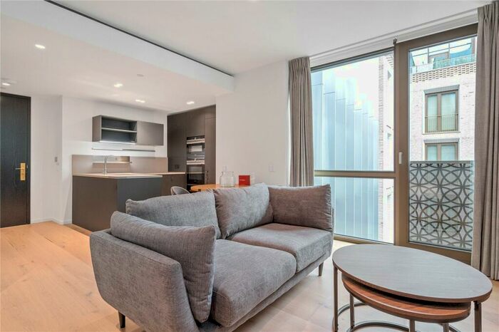 Apartment To Rent In Fenwick House, Bartholomew Close, London, EC1A