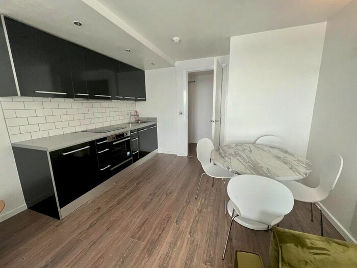 2 Bedroom Flat To Rent In West Point, Wellington Street, Leeds, LS1