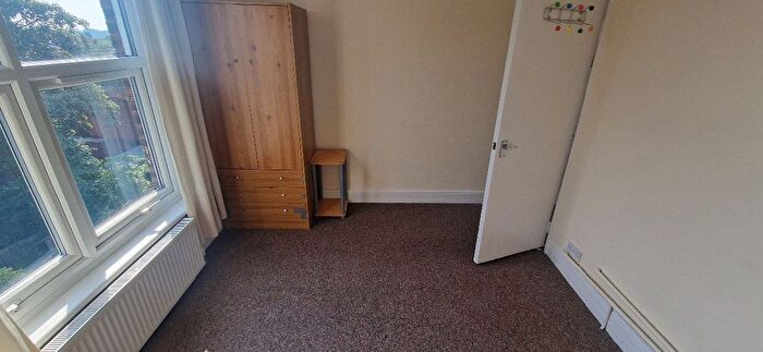 2 Bedroom Flat To Rent In Hillfield Park, Muswell Hill, London, N10