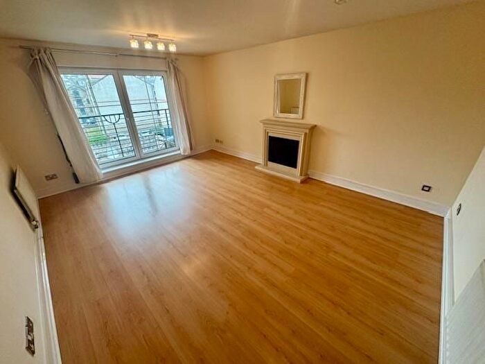 3 Bedroom Flat To Rent In Tower Wynd, Edinburgh, EH6