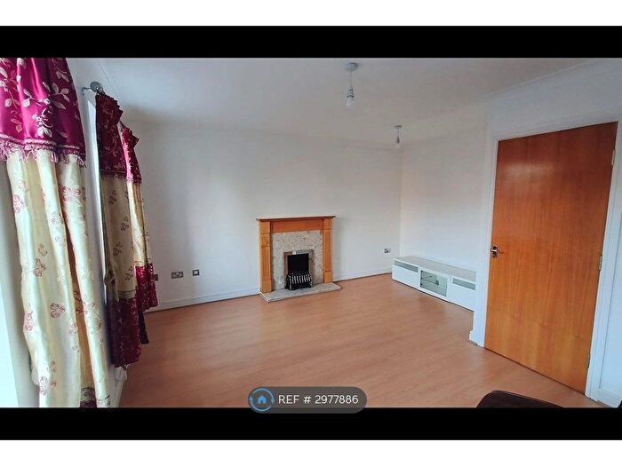 4 Bedroom End Terrace House To Rent In Silken Court, Nuneaton, CV11