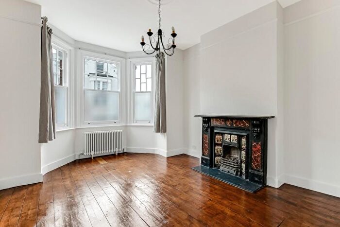 2 Bedroom Flat To Rent In Agamemnon Road, West Hampstead, NW6