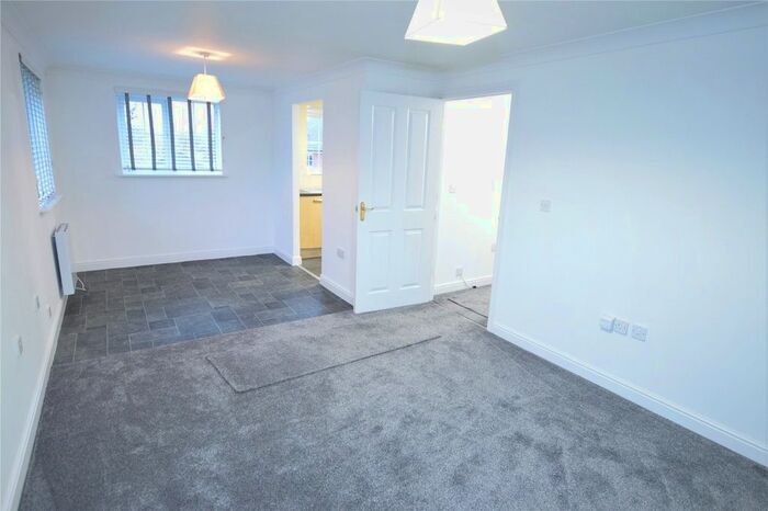 1 Bedroom Flat To Rent In Luton Road, Dunstable, Bedfordshire LU5