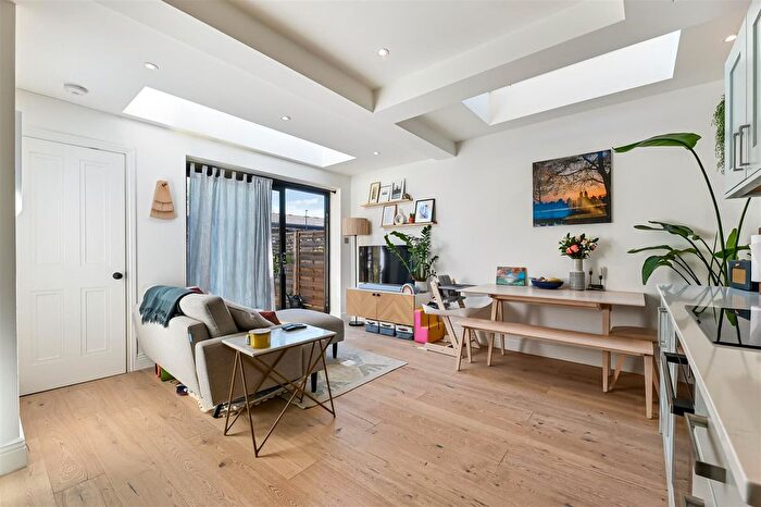 2 Bedroom Flat To Rent In Cowper Road, Wimbledon, SW19