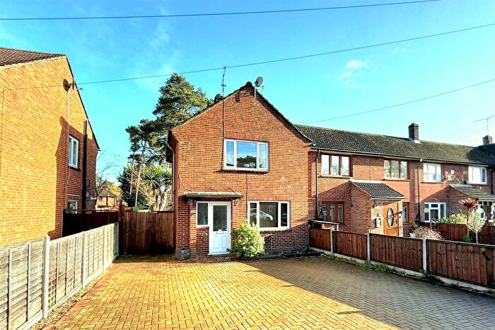 2 Bedroom End Of Terrace House For Sale In Paschal Road, Camberley, Surrey, GU15