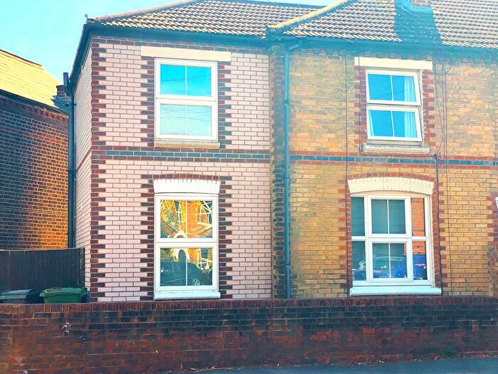 1 Bedroom Flat To Rent In Guildford Park Road, Guildford, GU2