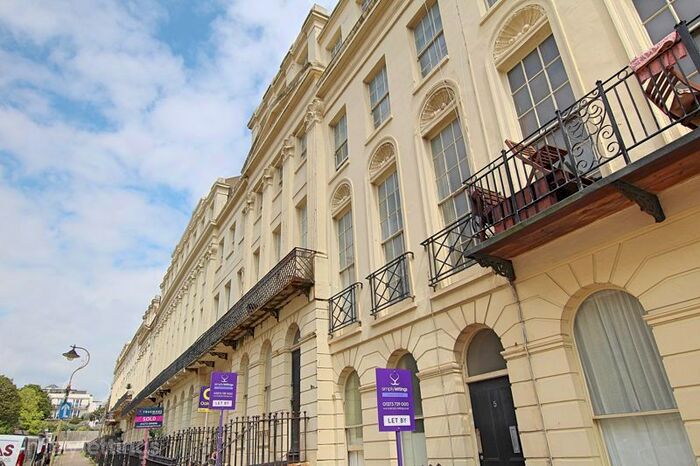 Studio To Rent In Oriental Place, Brighton, BN1