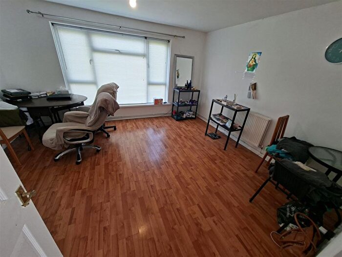 2 Bedroom Maisonette To Rent In Maes-Y-Felin, Bridgend, CF31