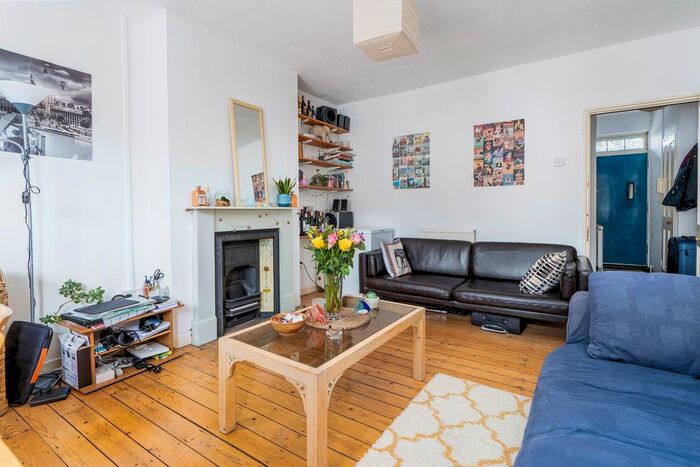 2 Bedroom Flat To Rent In Liverpool House, London, N7