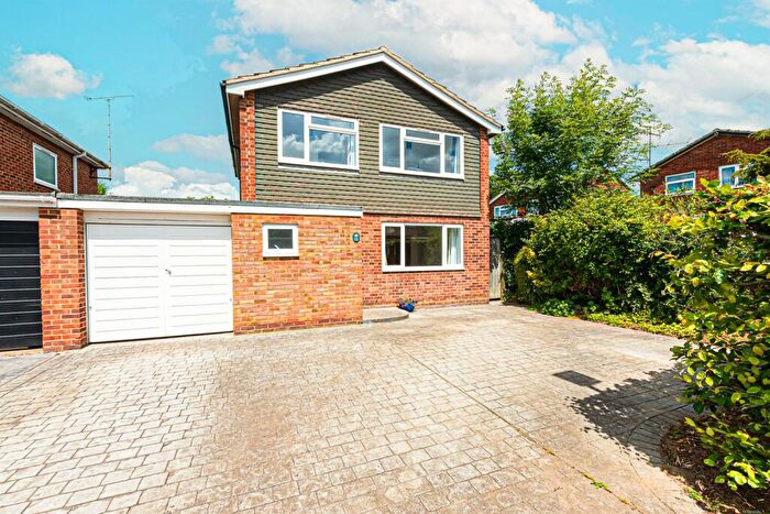 3 Bedroom Link Detached House To Rent In Proctors Road, Wokingham, RG40