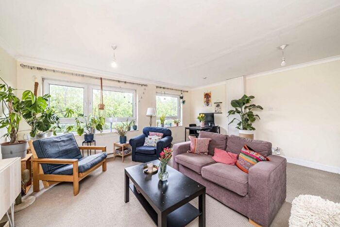 3 Bedroom Flat For Sale In East Hill, Wandsworth, SW18