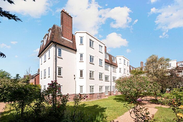 1 Bedroom Flat To Rent In Spencer Road, Raynes Park, London, SW20