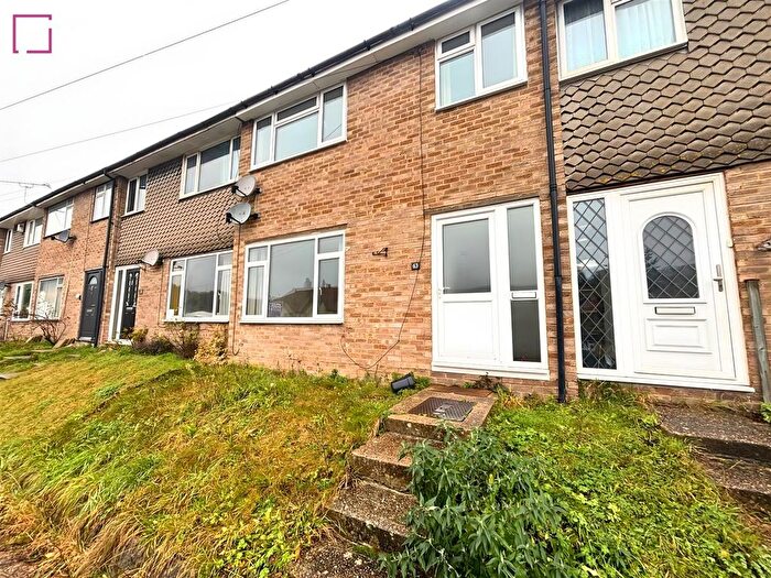 3 Bedroom Terraced House For Sale In Princes Avenue, Chatham, ME5