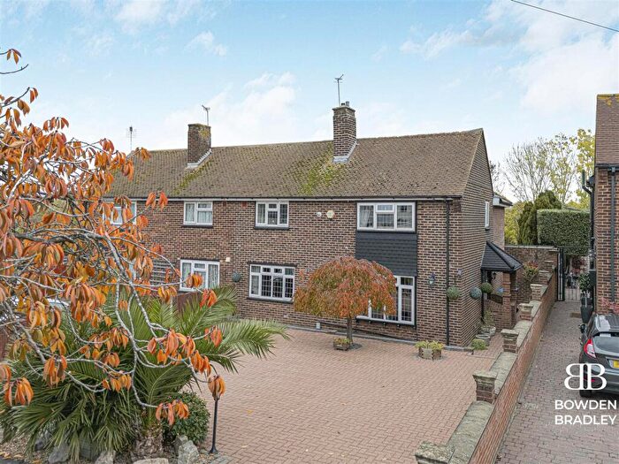 4 Bedroom Semi Detached House For Sale In Coopers Close, Chigwell, IG7