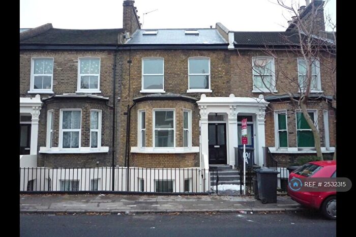 3 Bedroom Flat To Rent In Shardeloes Road, London, SE14