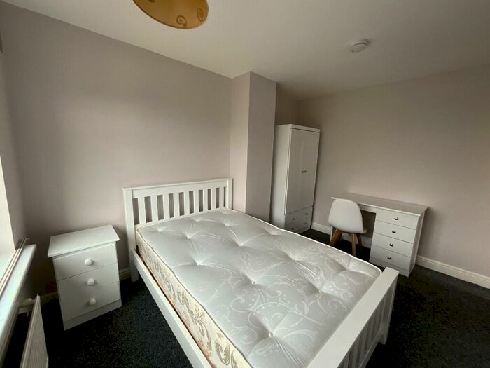 3 Bedroom Detached House To Rent In Humber Road, Nottingham, Nottinghamshire, NG9