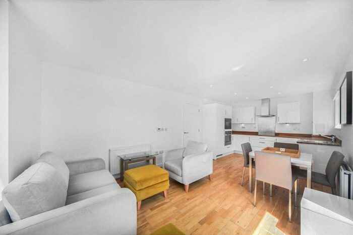 2 Bedroom Flat To Rent In Sun Passage, Bermondsey, London, SE16