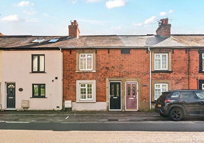 2 Bedroom Terraced House For Sale In Farnborough Road, Farnham, Surrey, GU9