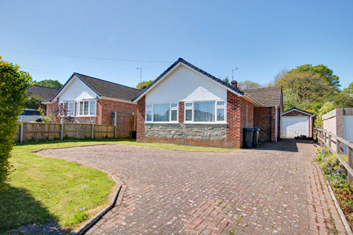 3 Bedroom Detached Bungalow For Sale In Waltham Chase, SO32