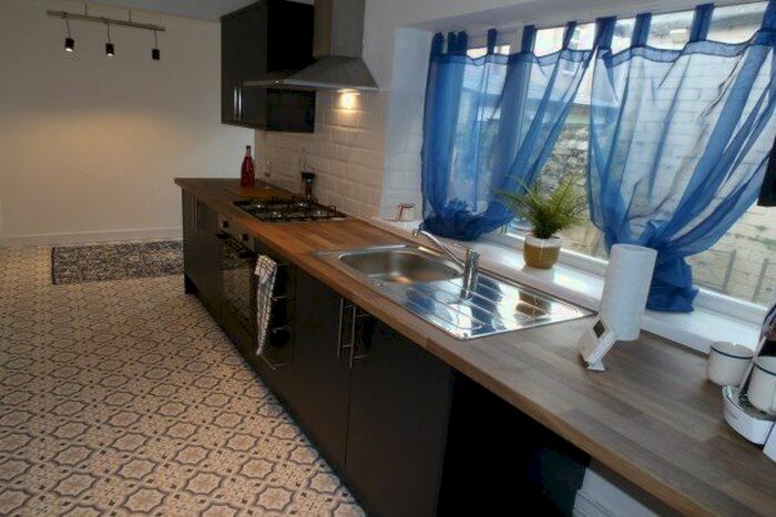 3 Bedroom Property To Rent In Brook Street, Blackburn, BB1