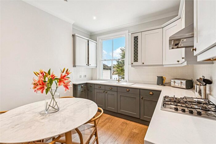 2 Bedroom Apartment For Sale In Harbut Road, SW11