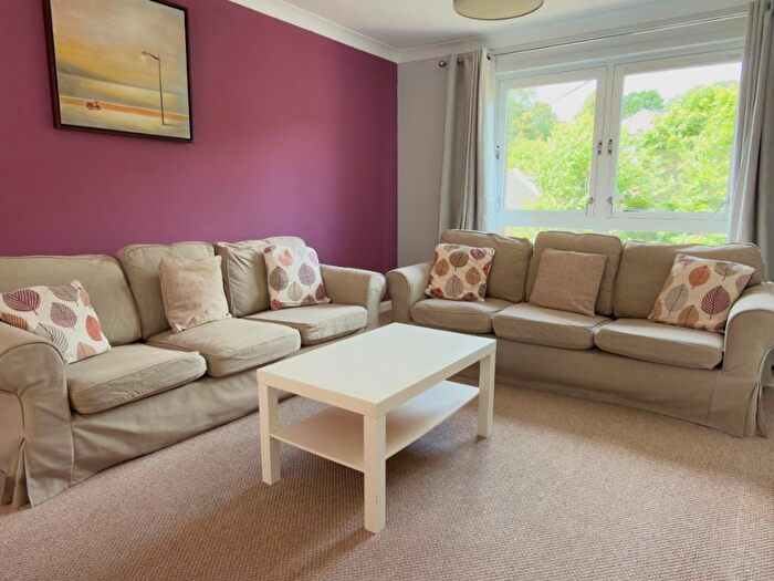 3 Bedroom Flat To Rent In Sunbury Place, Edinburgh, EH4