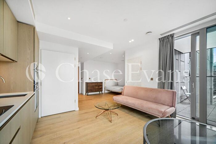 Flat To Rent In The Atlas Building, City Road, Hoxton, London, EC1V