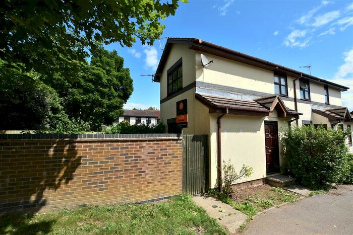 1 Bedroom Property To Rent In Keats Avenue, Redhill, RH1