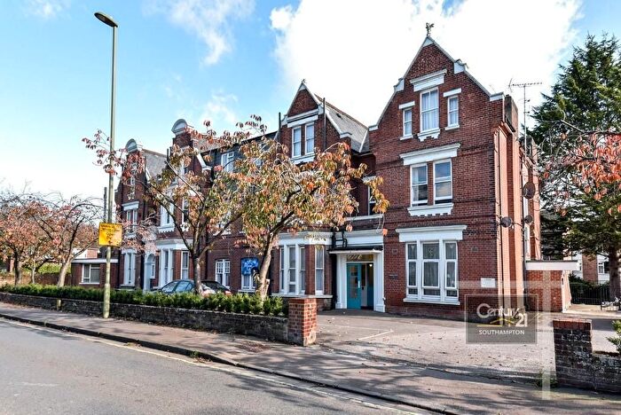 2 Bedroom Flat For Sale In |Ref: |, Forder Court, St. Cross Road, Winchester, SO23