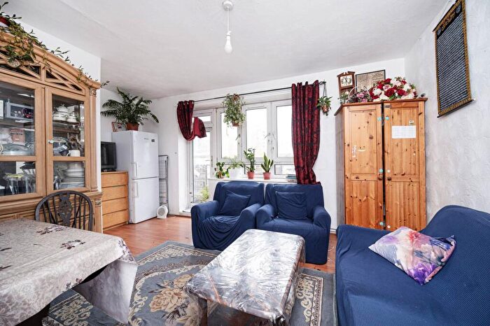 2 Bedroom Flat For Sale In Cannon Street Road, Whitechapel, London, E1