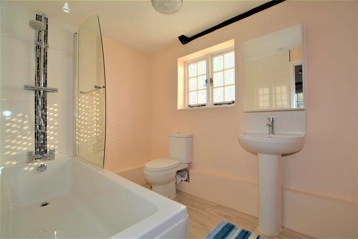 2 Bedroom Cottage To Rent In Mill Gate, Newark, NG24