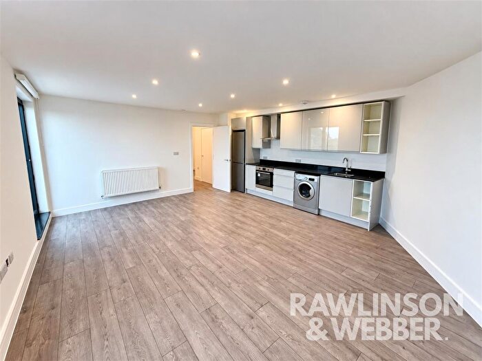 2 Bedroom Flat To Rent In Molesey Road, West Molesey, KT8