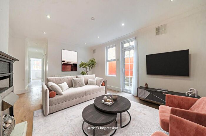 2 Bedroom Flat For Sale In Laleham Road, London, SE6