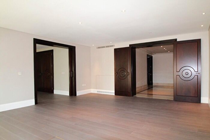 4 Bedroom Flat To Rent In Wellington Road, London, NW8