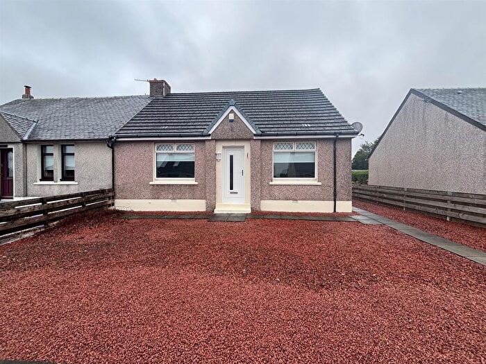 2 Bedroom Semi-Detached Bungalow To Rent In Clyde Drive, Shotts, ML7