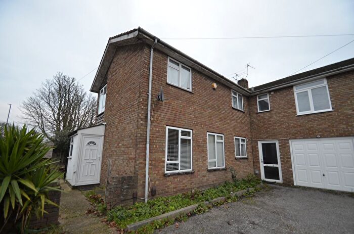 2 Bedroom End Of Terrace House To Rent In Clockhouse Lane, Ashford, TW15