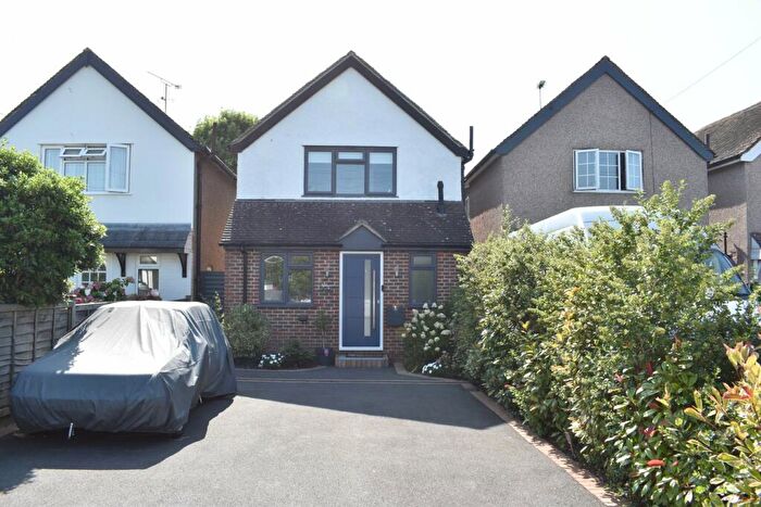 2 Bedroom Detached House To Rent In Bourneside Road, Addlestone, KT15