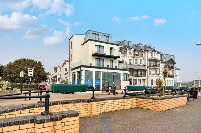 2 Bedroom Flat For Sale In The Esplanade, West Lodge The Esplanade, PO21