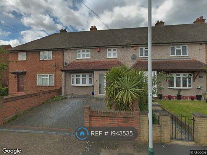 3 Bedroom Terraced House To Rent In Plumpton Avenue, Hornchurch, RM12