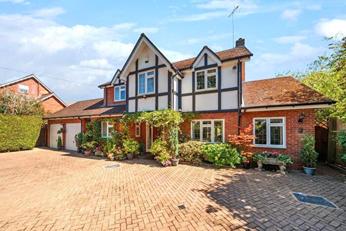 4 Bedroom House For Sale In Springfield Meadows, Weybridge, KT13